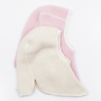 Шапка-шлем из шерсти мериноса  с каймой Lana Care, цвет белый