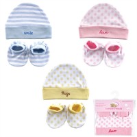Шапочка и пинетки для новорожденного Luvable Friends (2 пр.)